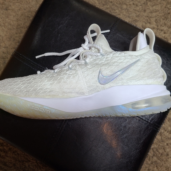 **********SOLD *********Nike lebron 15 - Picture 5 of 15
